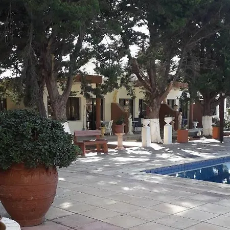 Natasha'S Apartments Paphos Exterior photo
